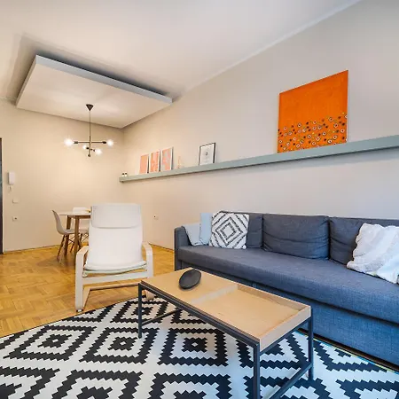 Apartment Cozy 1 Bdrm, Center, Solunska Near Vitoshka Street *