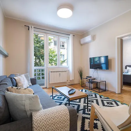 Apartment Cozy 1 Bdrm, Center, Solunska Near Vitoshka Street Sofia